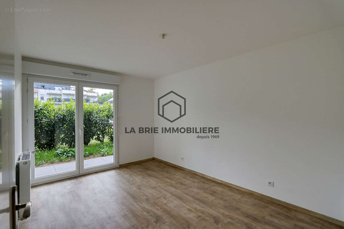Appartement à EMERAINVILLE