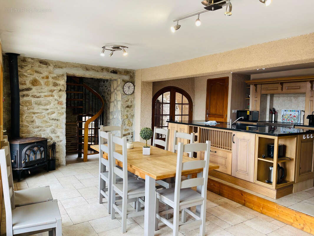Propriété de caractère avec 4 gîtes immédiatement exploitable au cœur des Albères, proche de la Méditerranée e - photo 13