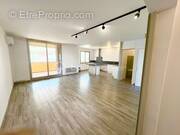 Appartement à BAGNOLS-SUR-CEZE