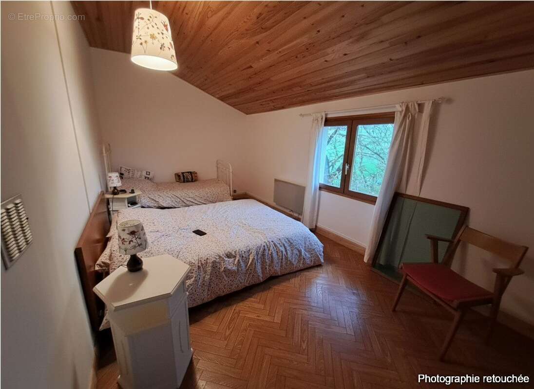 Petite chambre étage 1