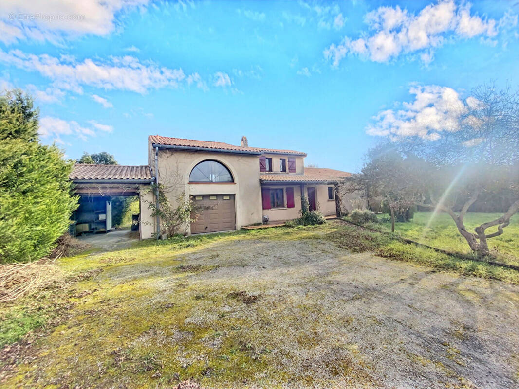 Maison à LAVERNOSE-LACASSE