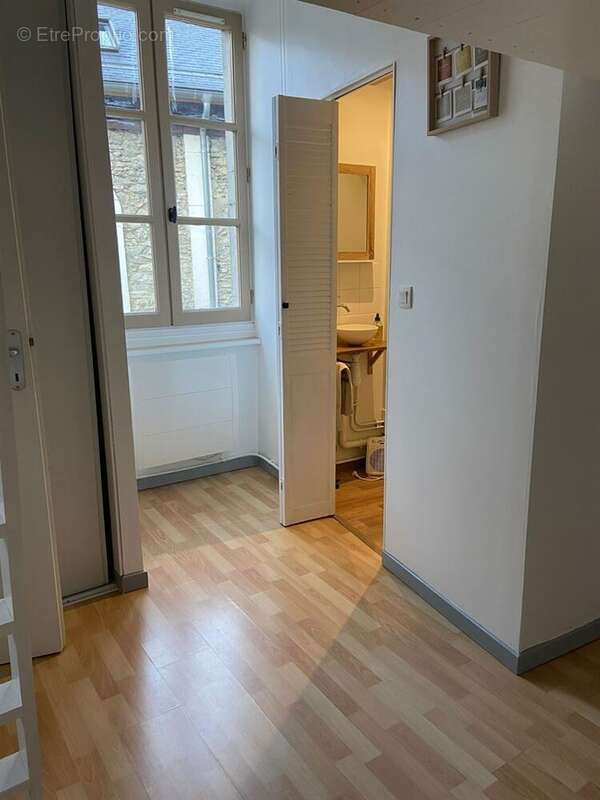 Appartement à EAUX-BONNES