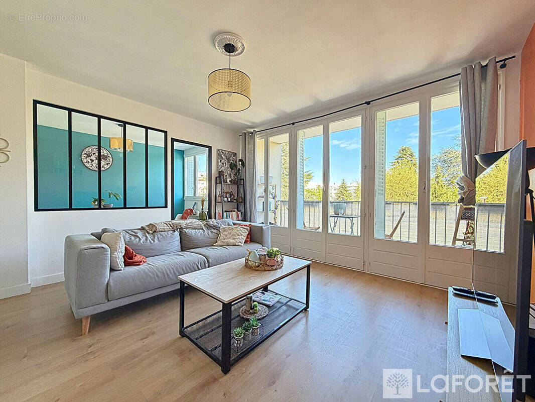 Appartement à OULLINS