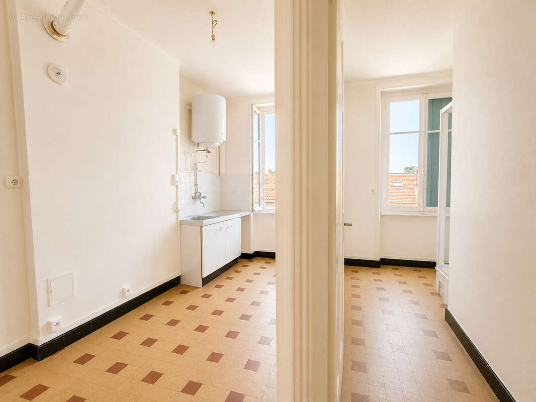 Lyon 9   Valmy   T2 de 45 m2 traversant    Fort potentiel - photo 6