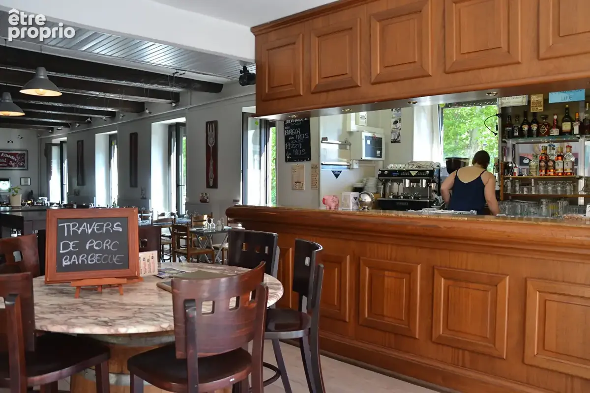 ST Pons de Thomières hérault murs et fonds Bar restaurant Hotel - photo 8