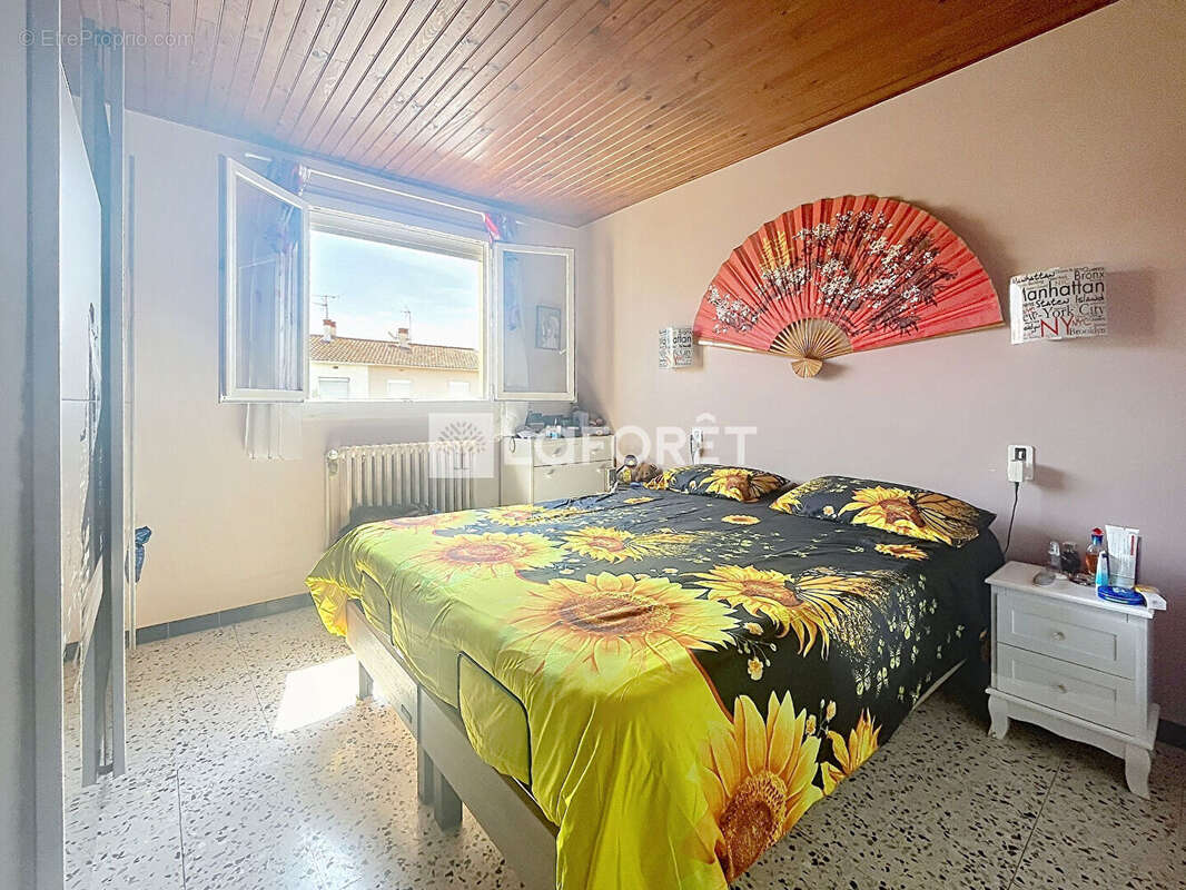 Maison 3 faces avec piscine, 4 chambres et grand garage - photo 13
