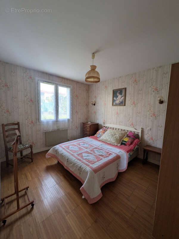 SAINTES RIVE GAUCHE Maison de plain pied-2 chambres - photo 12