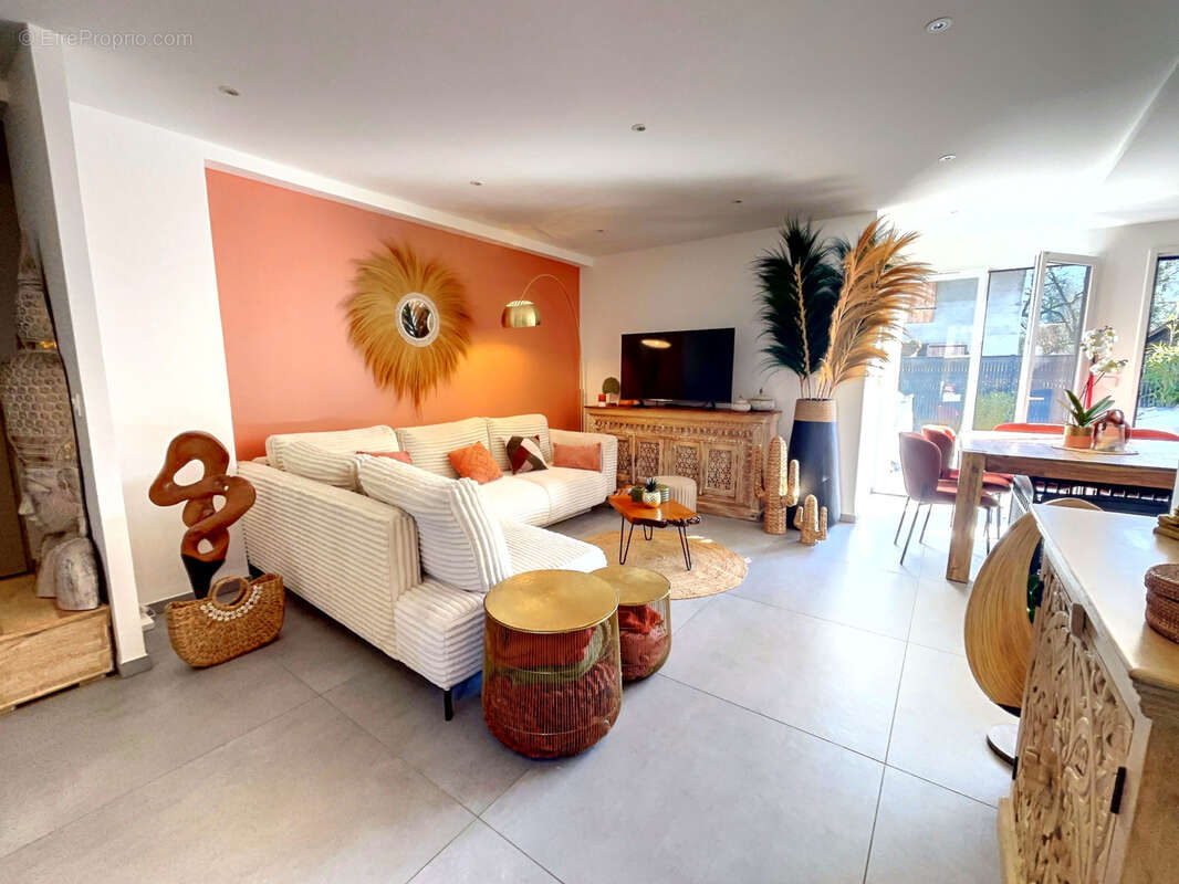 Appartement à SONNAZ