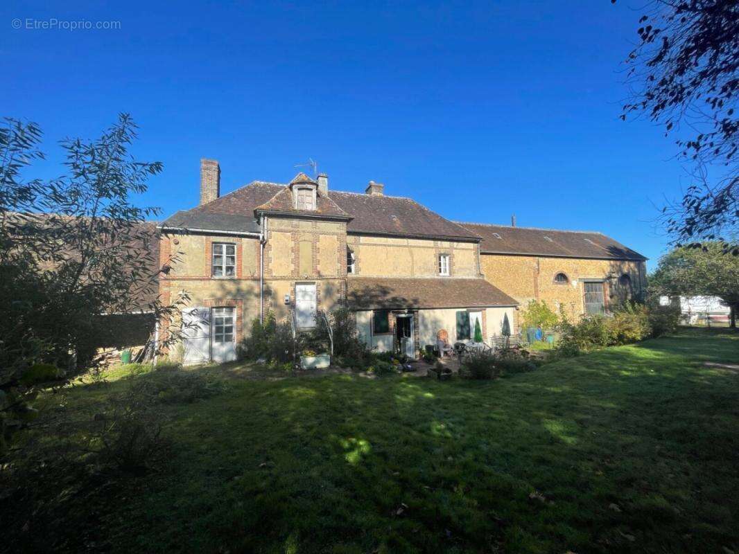 Maison à SAINT-MAURICE-LES-CHARENCEY