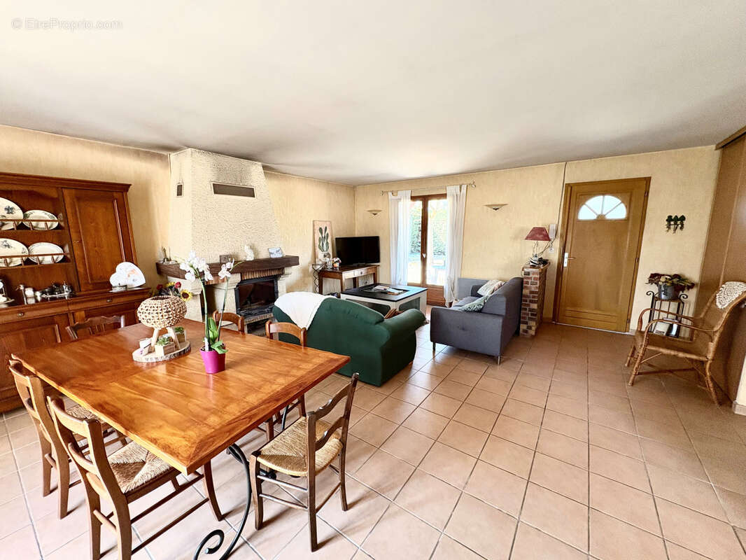 Maison à VILLARS-LES-DOMBES