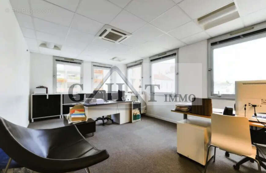 Commerce à SAINT-MAUR-DES-FOSSES