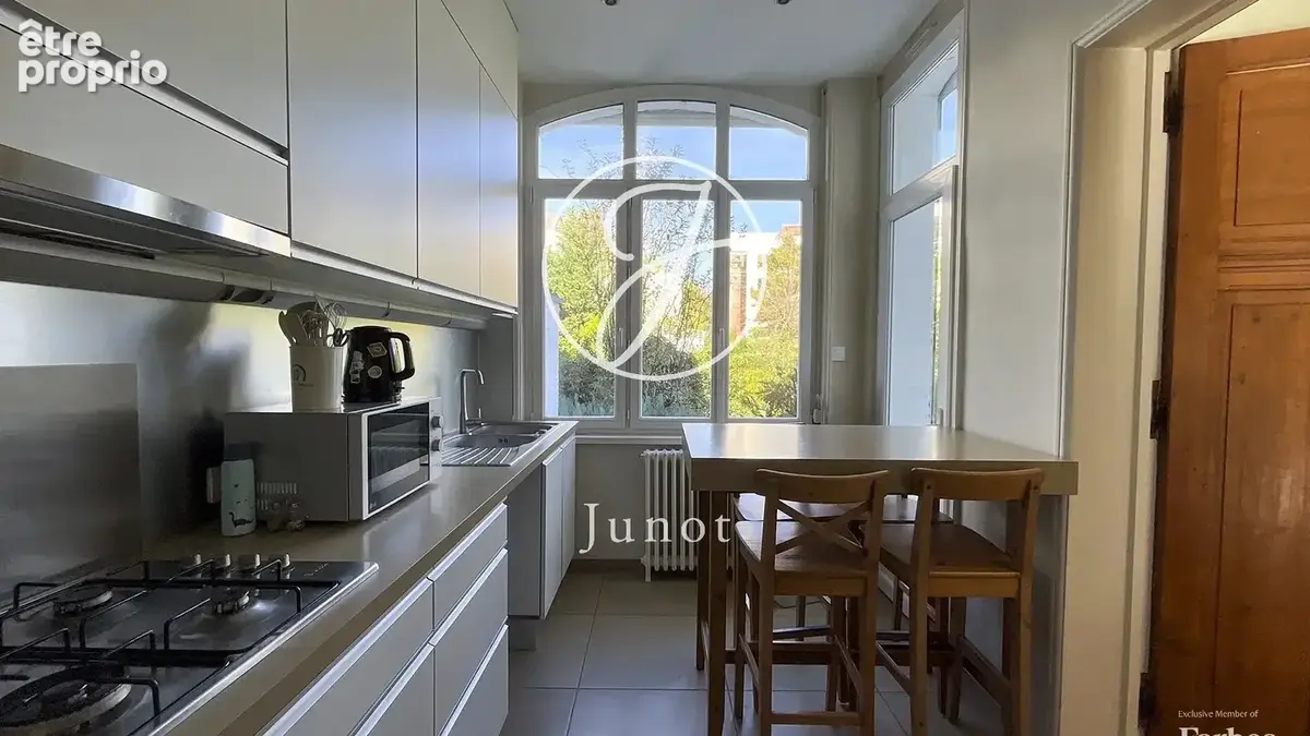 Croix - PARC BARBIEUX - Maison de ville - 7 pièces – 172,9m²- 4 chambres - Jardin - Garage - photo 2