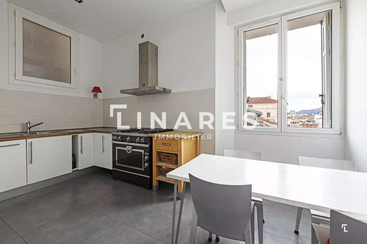 Appartement à MARSEILLE-6E