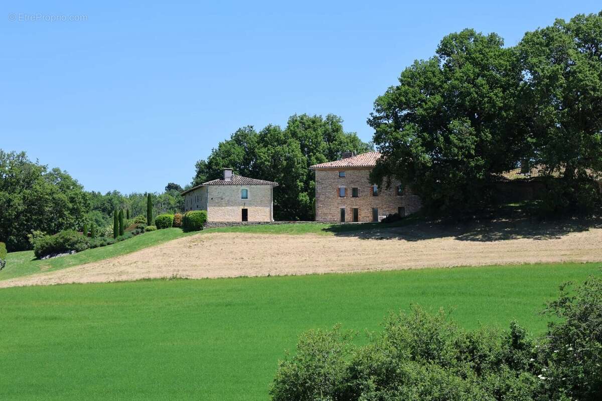 Maison à MONCLAR-DE-QUERCY