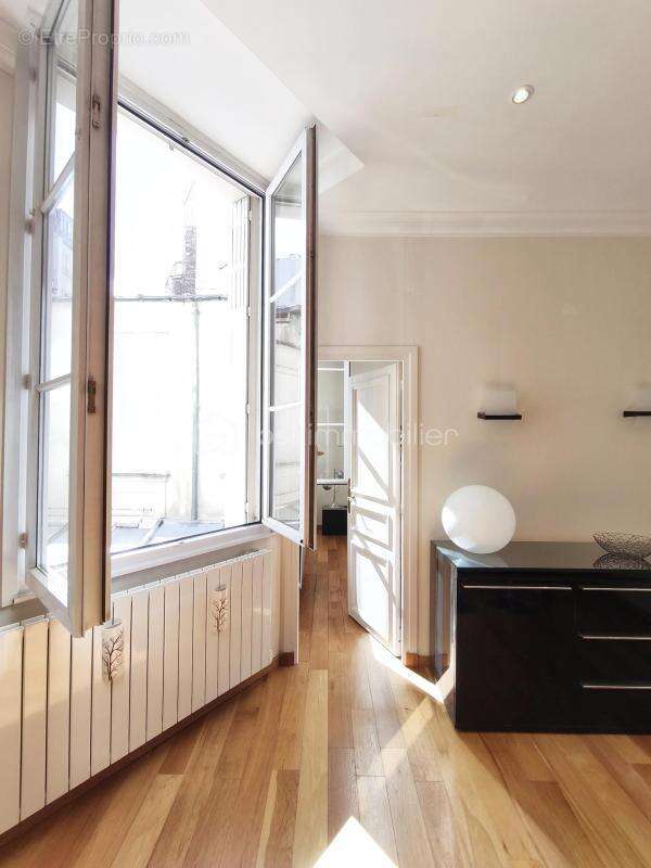 Appartement à PARIS-6E