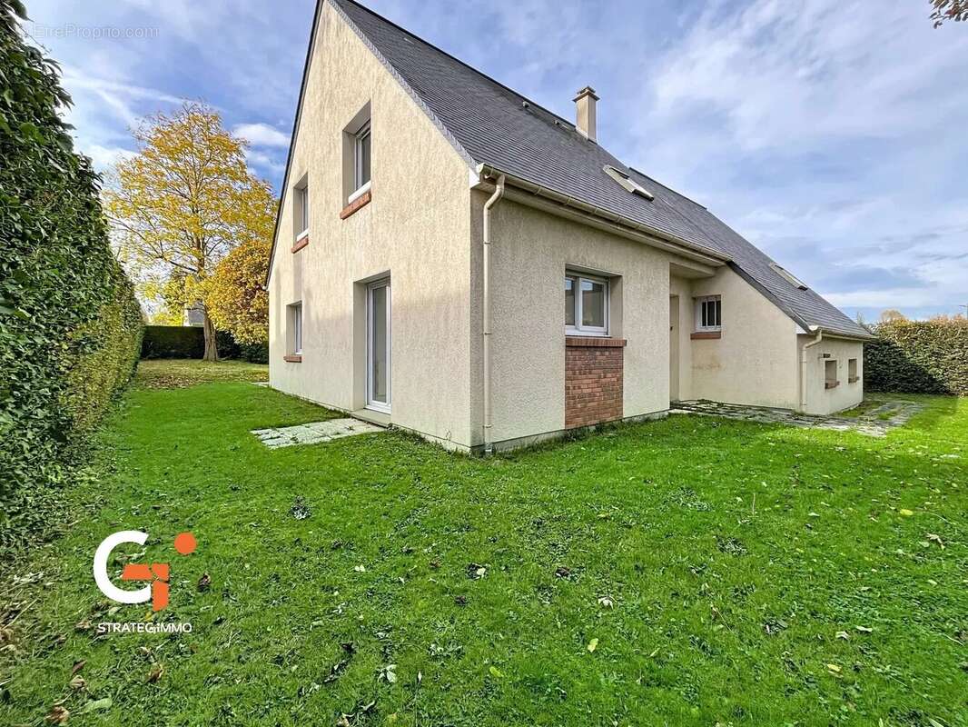 Maison à LE MESNIL-ESNARD