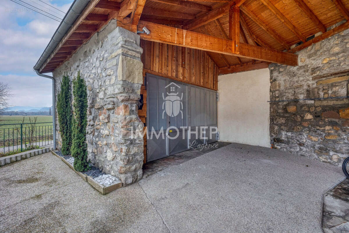 Maison 175 m² à Voreppe  - photo 2