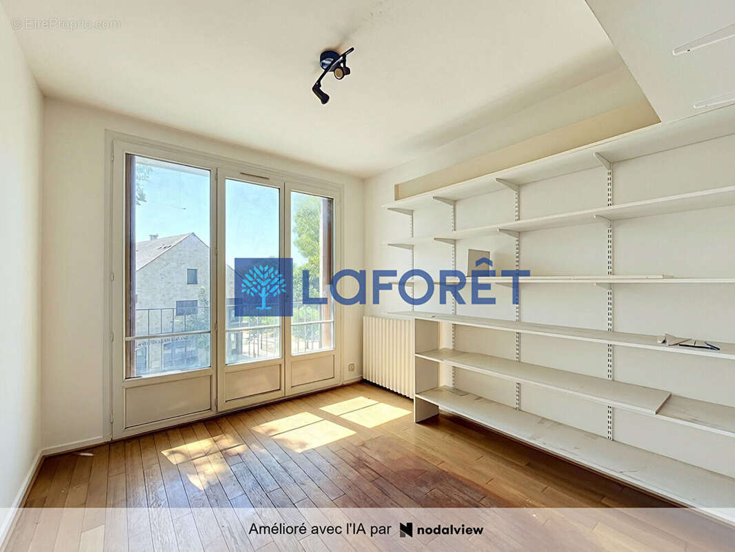 Appartement à SAINT-NOM-LA-BRETECHE