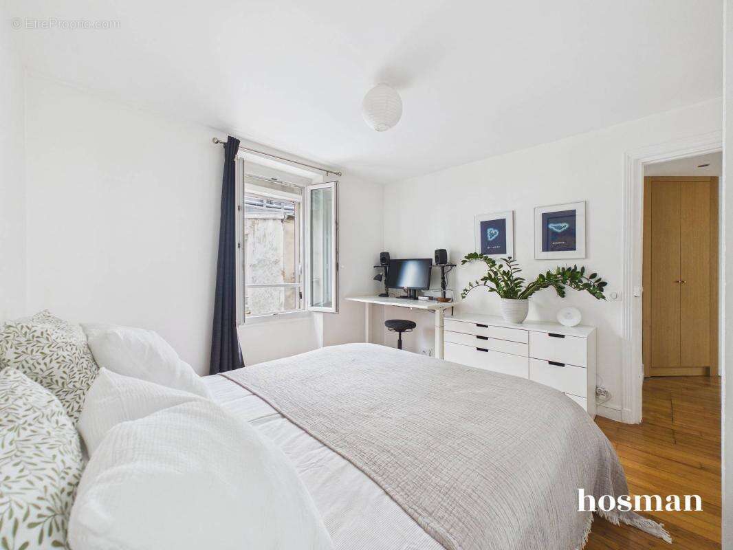 Appartement à PARIS-17E