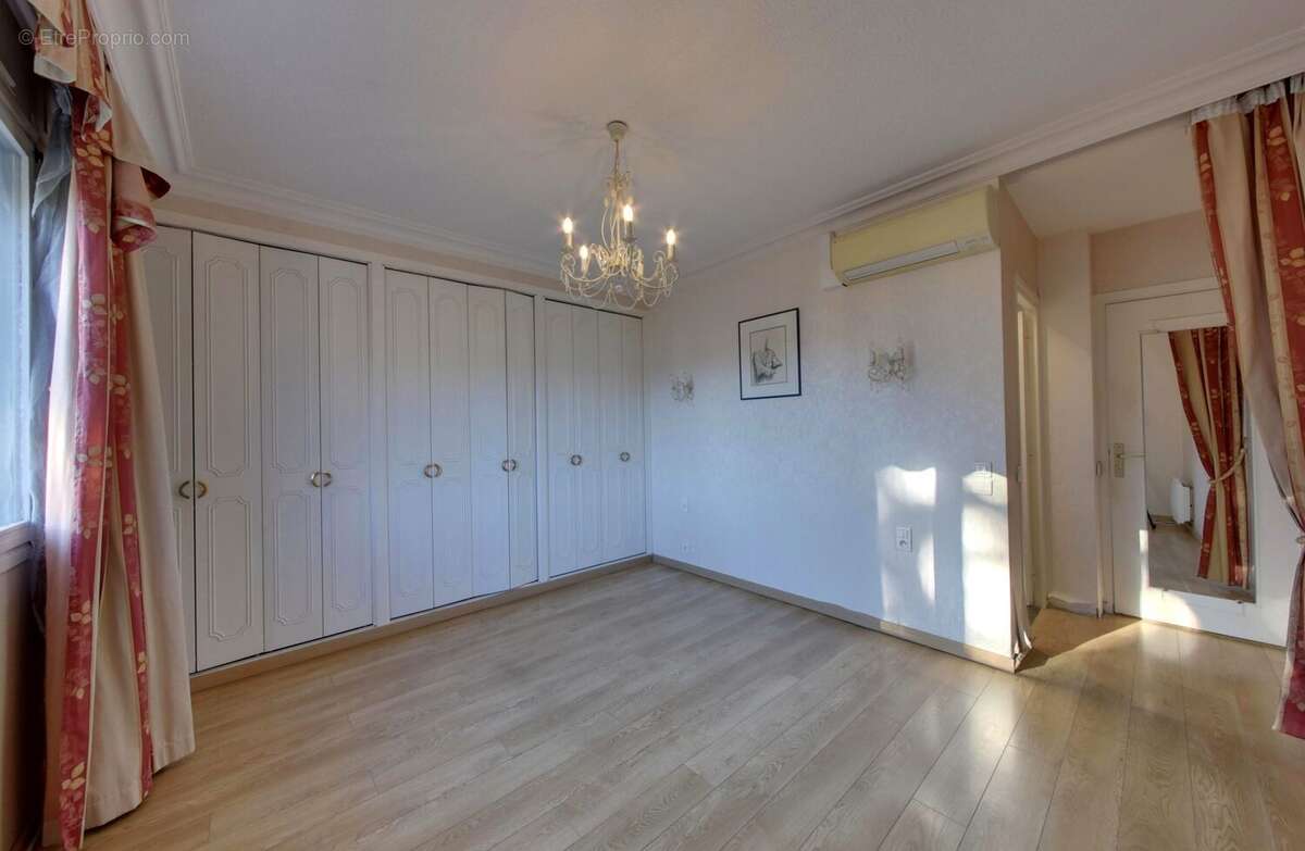 Maison à SAINT-MARTIN-D&#039;HERES