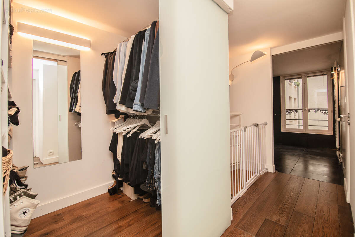 Appartement à PARIS-10E