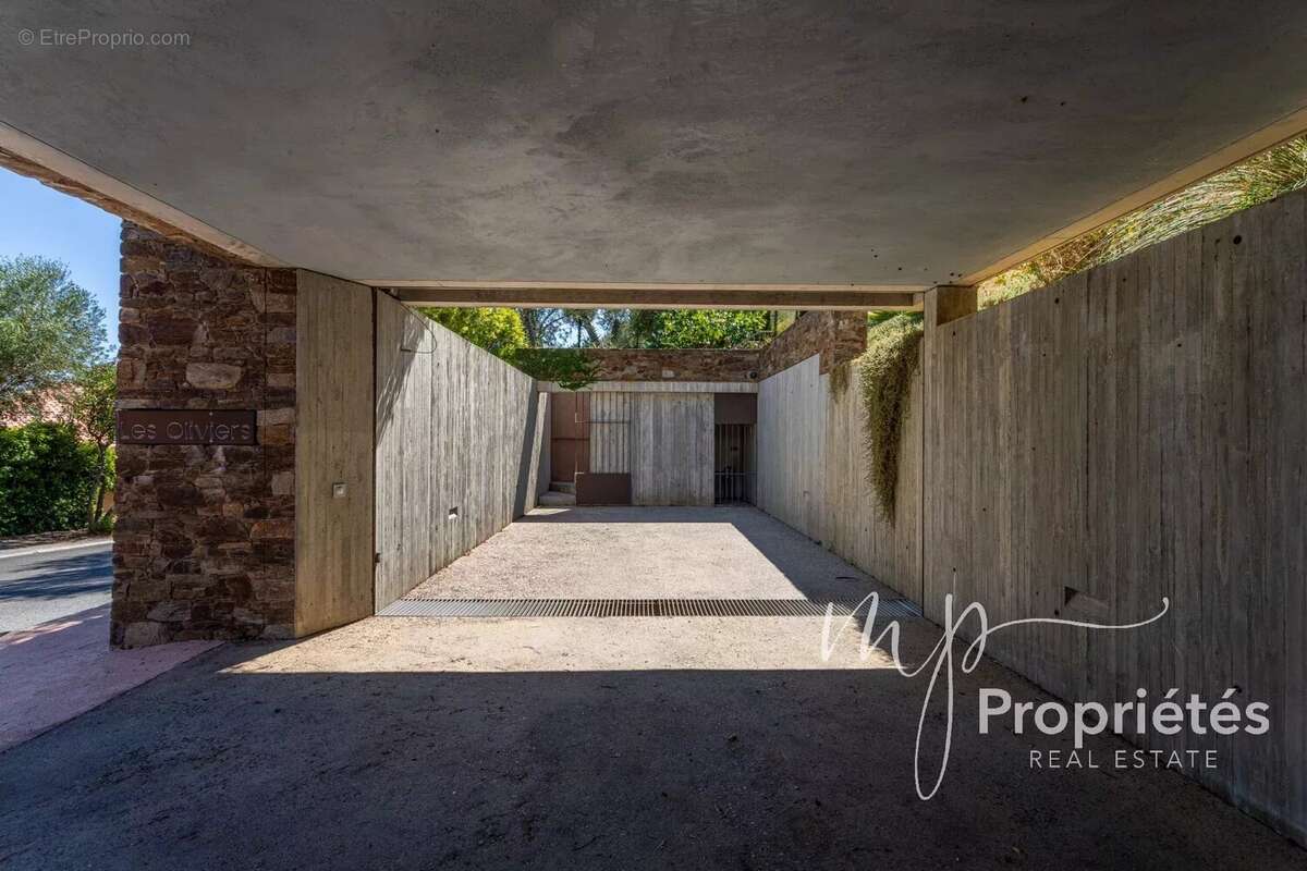 Maison à BORMES-LES-MIMOSAS