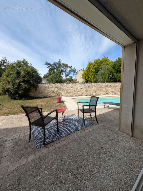 Maison à SALIGNAC-SUR-CHARENTE