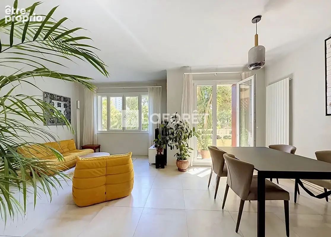 Appartement à MARSEILLE-8E