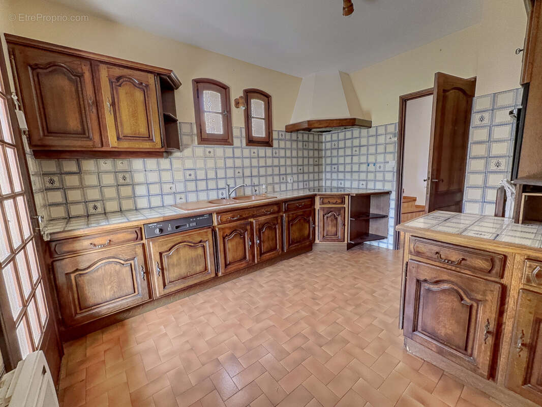 Villa T4 de 96 m2 hab. avec garage sur 349 m2 de terrain à pied du port du Brusc - photo 7