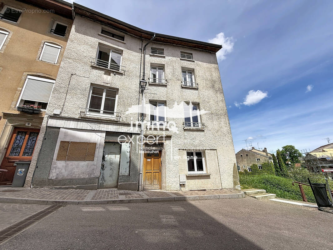 Appartement à MIRECOURT