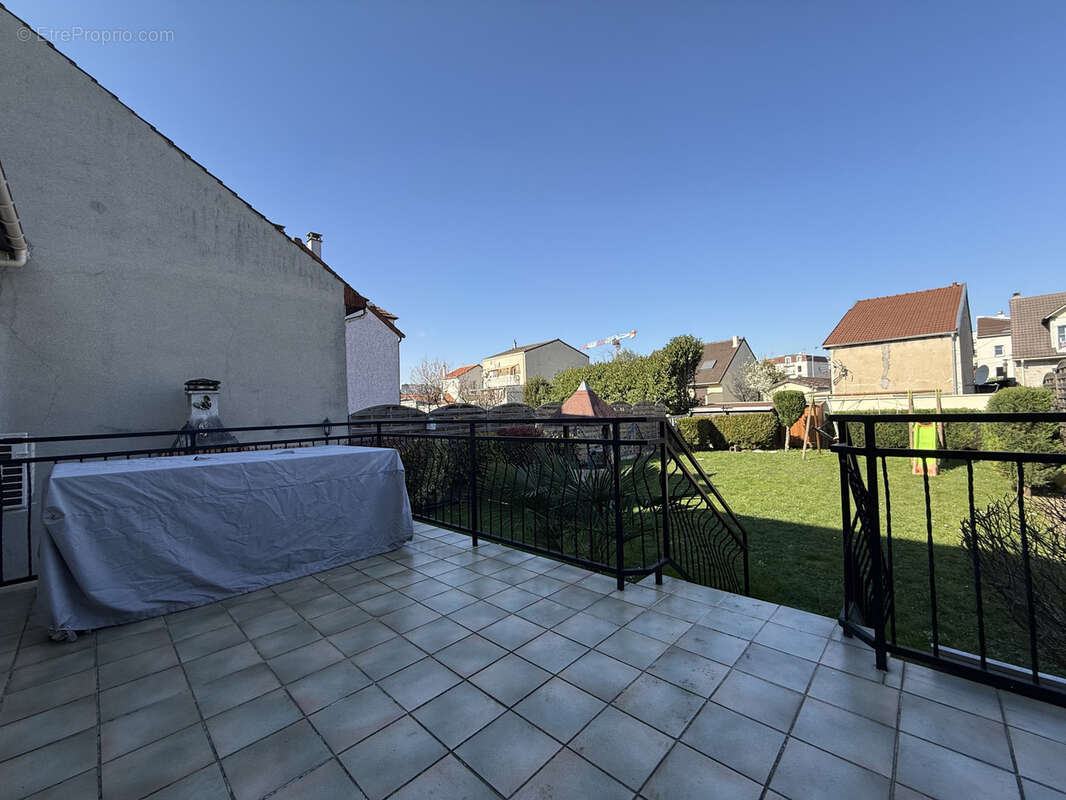 Maison à LE BLANC-MESNIL