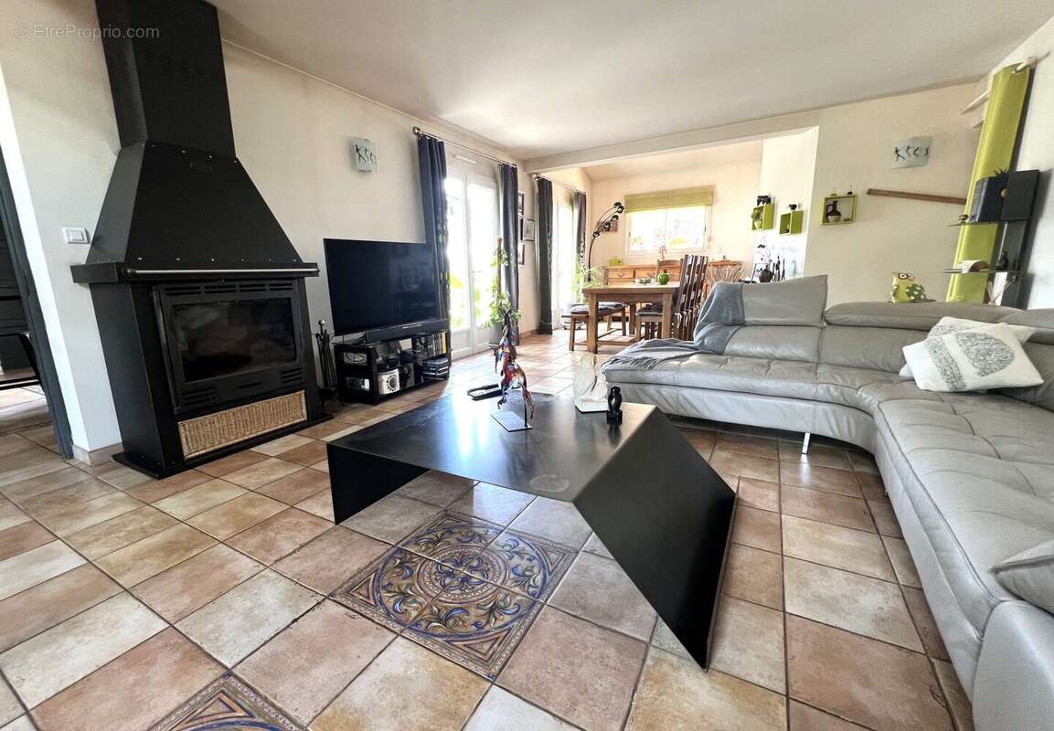 Maison 185 m² à Brouchaud  - photo 9