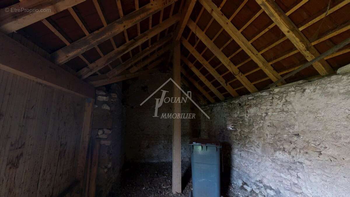 Maison à AGONGES