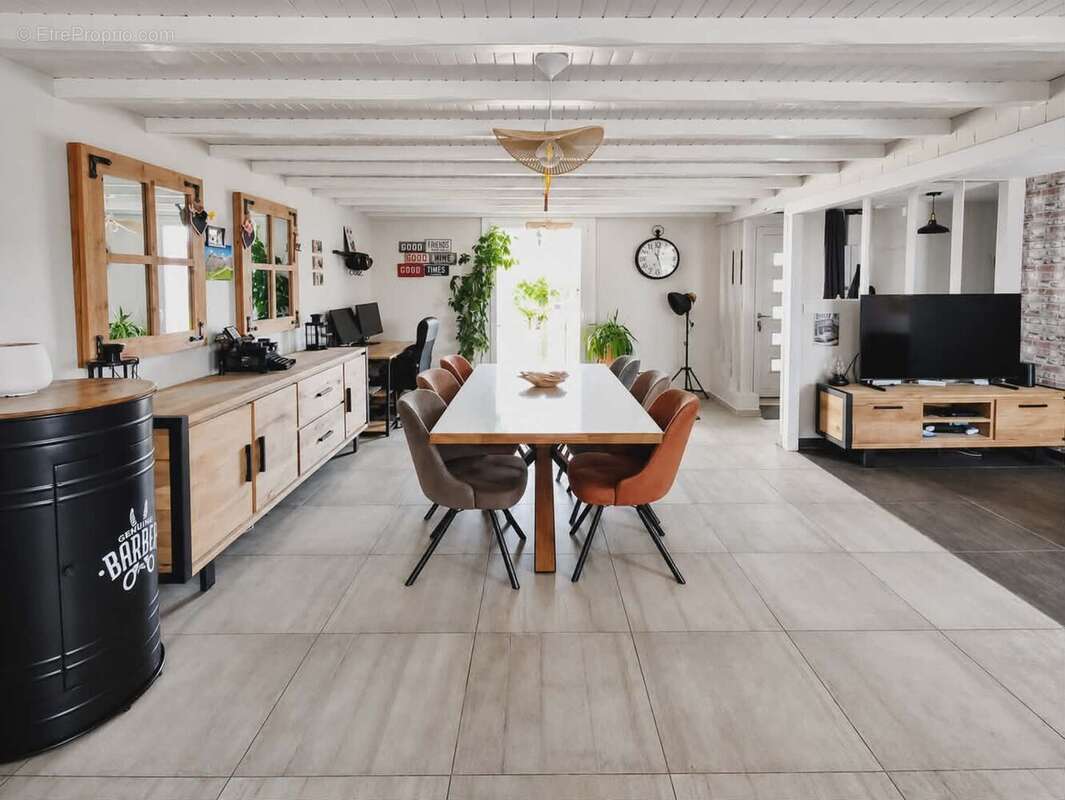 Maison à CROISILLES
