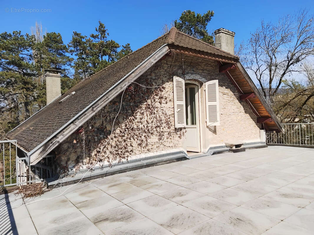 Appartement à MONTALIEU-VERCIEU