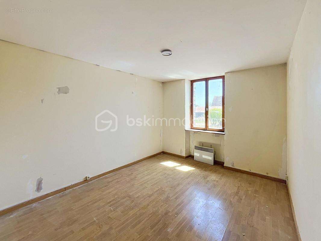 Charmante longère de plain-pied – 83 m² + fort potentiel d'agrandissement – Cadre calme - photo 7