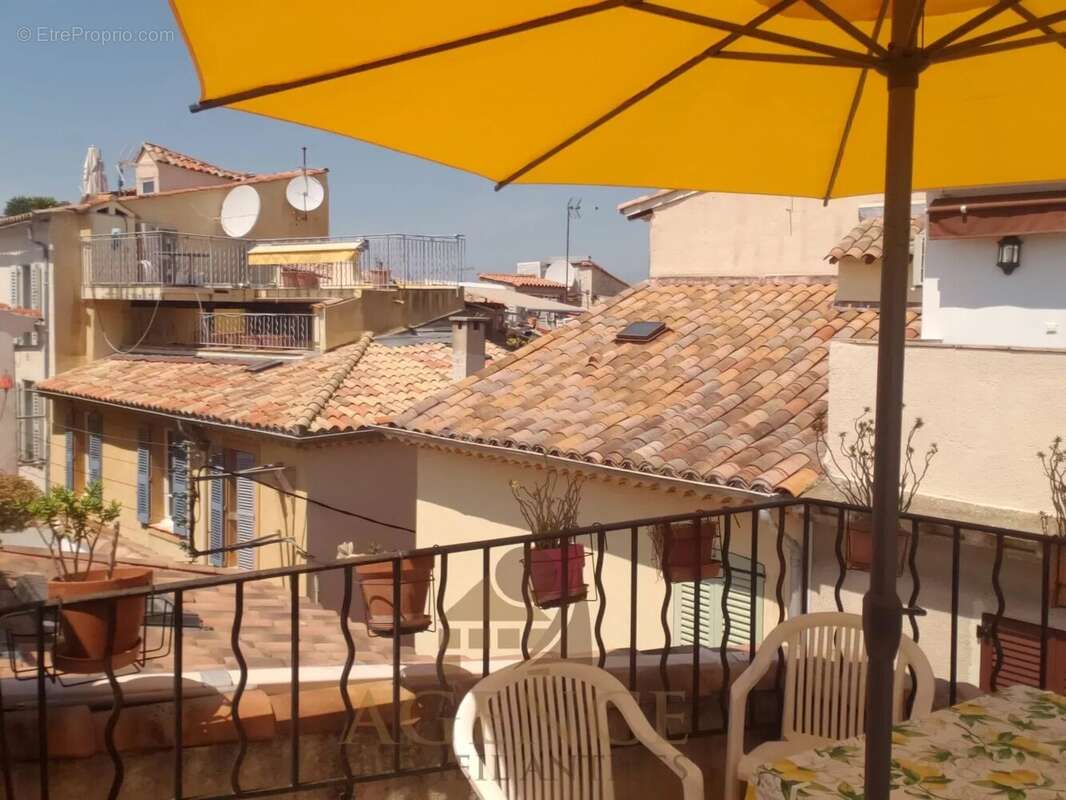 Vieil Antibes – Maison de charme avec terrasse – Quartier Safranier - photo 2