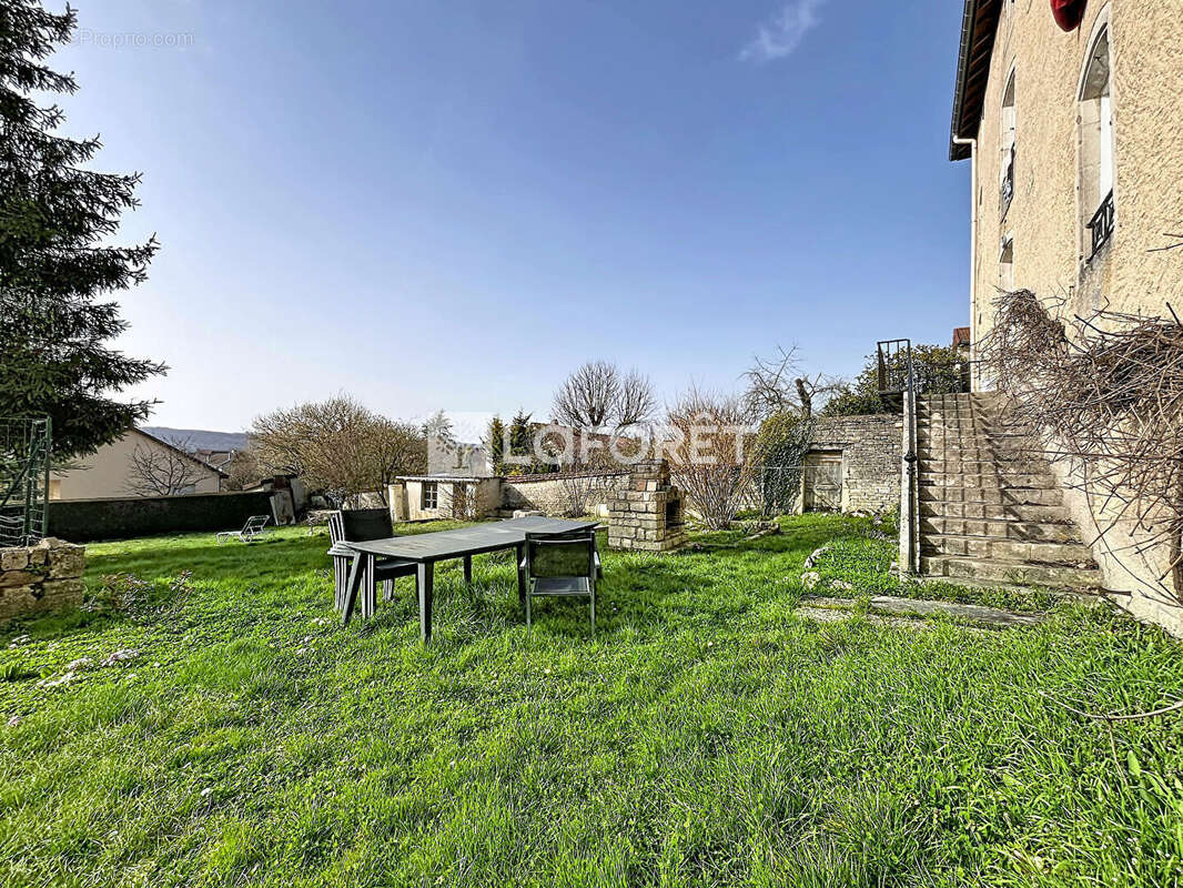 Appartement à NEUFCHATEAU