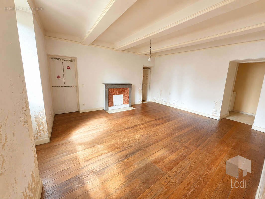 Appartement à LE TEIL