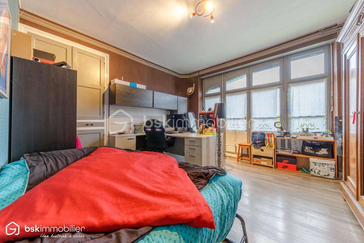 Maison à MONTIERCHAUME