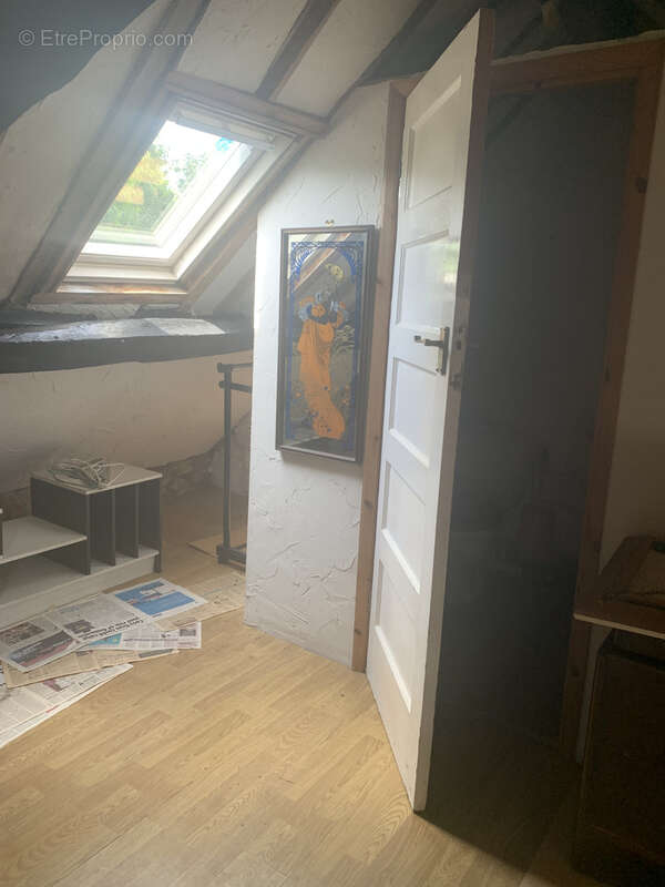 Maison à AMBRIERES-LES-VALLEES