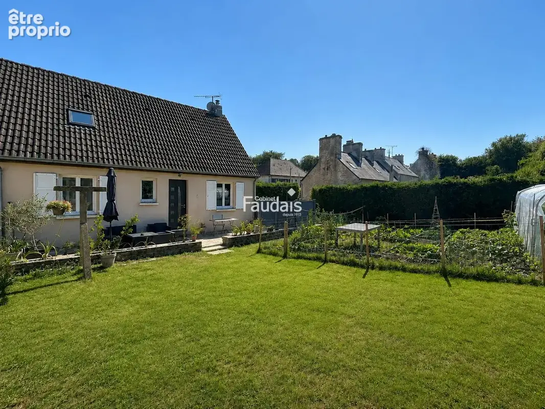 Maison à EQUEURDREVILLE-HAINNEVILLE
