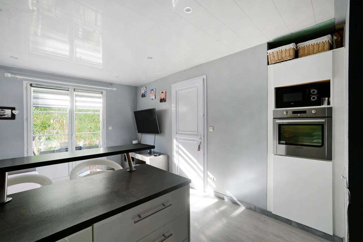 Maison à GALLARGUES-LE-MONTUEUX