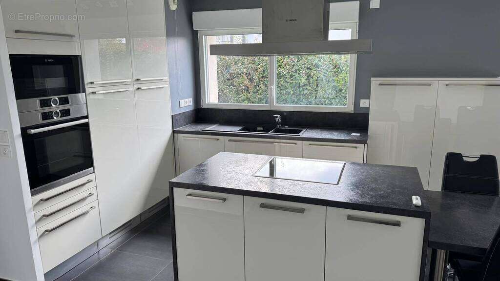 Appartement à PREVESSIN-MOENS