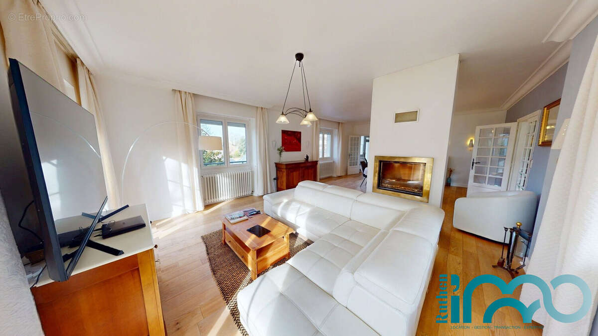 Maison 200 m² à Rieupeyroux  - photo 4