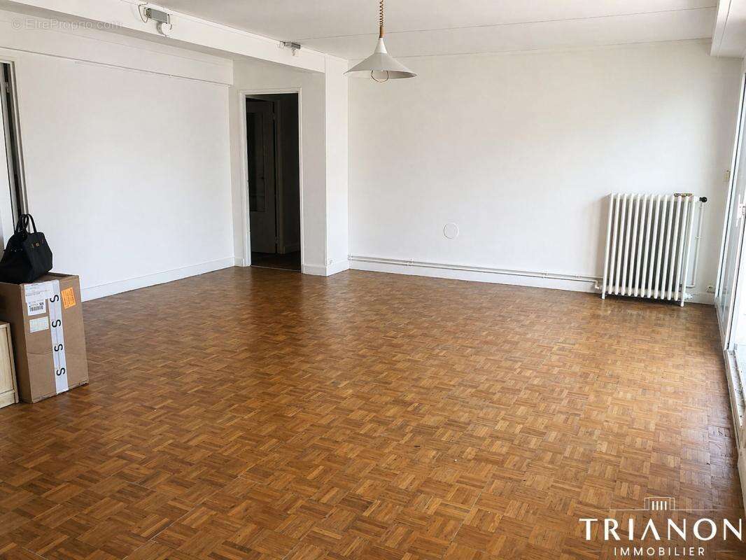 Appartement à SURESNES