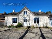 Maison à SAINT-LEONARD-DE-NOBLAT