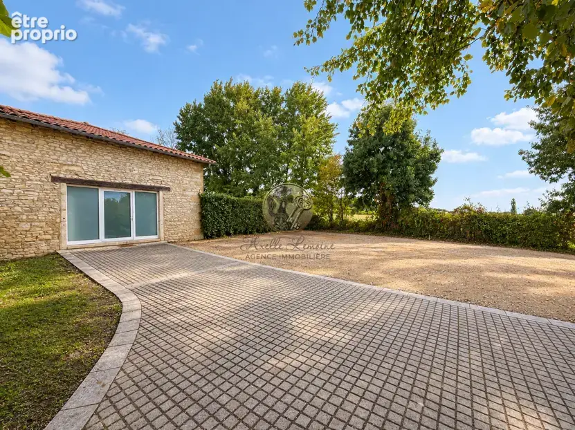 Appartement de charme de 66 m2 en duplex dans une propriété bourgeoise   Vue sur les Monts d’Or - photo 27