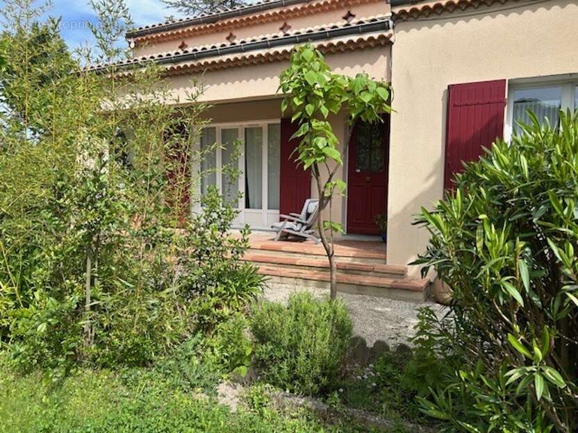 Maison à MORIERES-LES-AVIGNON