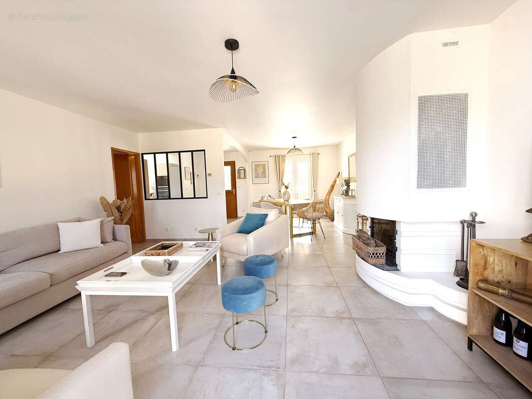 Maison à BAGNOLS-EN-FORET